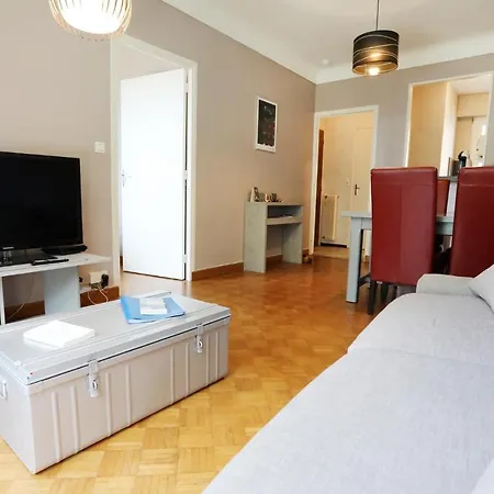 Le Flaugergues Centre Apartment *